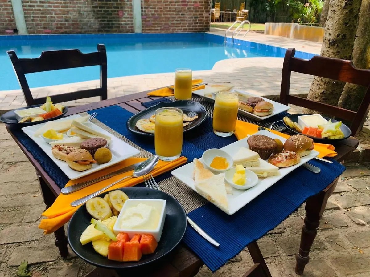 La Fiume Resort Katunayake 0*,